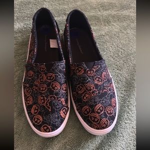 TOMMY BAHAMA SLIP ON HALLOWEEN SHOES,like new